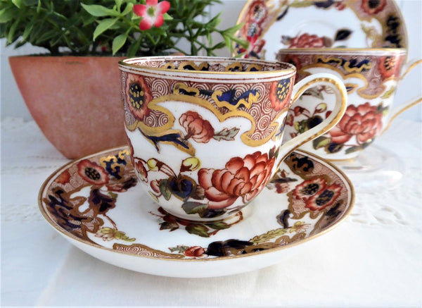 http://www.antiquesandteacups.com/cdn/shop/products/1890s-Imari-demitasse-teacup-GeorgeJones-crescent-c_grande.jpg?v=1668299862