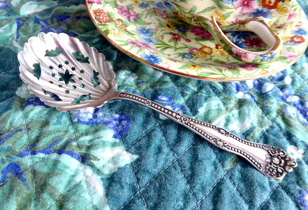 Edwardian Sterling Silver Sugar Sifting Spoon Fancy Paisley Holes 