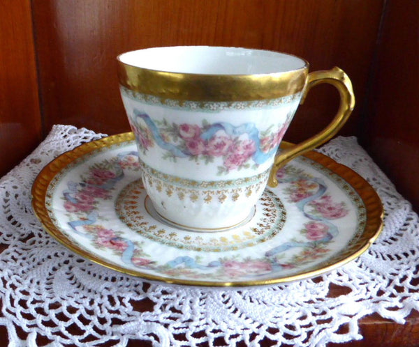 http://www.antiquesandteacups.com/cdn/shop/products/1900-Haviland-Limoges-gotgeous-demi-teacup-GDA-a_grande.jpg?v=1508092608