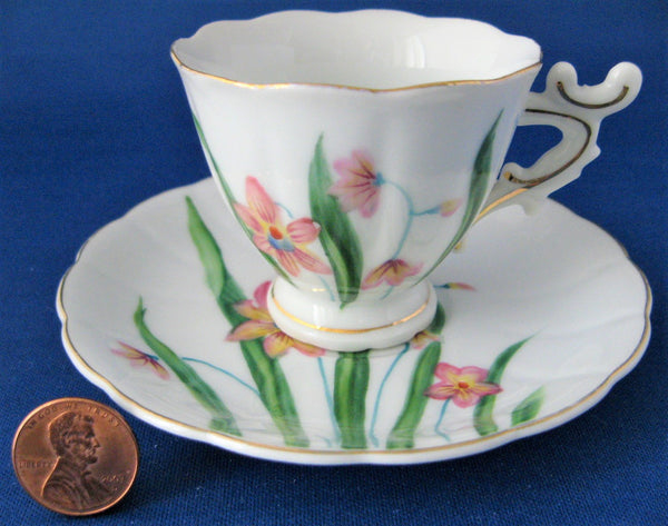 HB Porcelain Saucer and Cup #3522 Made in Japan ( buy Bin C4-M )