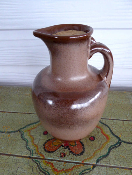 http://www.antiquesandteacups.com/cdn/shop/products/1950s-Frankoma-Plainsman-jug-pitcher-carafe_grande.jpg?v=1647827870