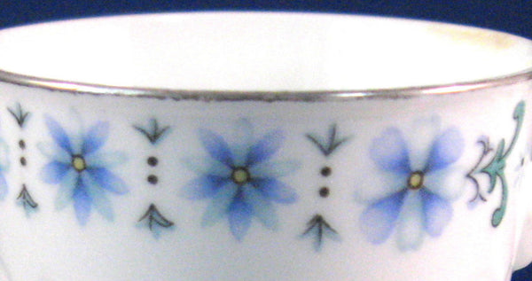 http://www.antiquesandteacups.com/cdn/shop/products/1950s-retro-blueandwhite-floral-teacup-c_grande.jpg?v=1500511988