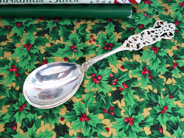 http://www.antiquesandteacups.com/cdn/shop/products/1959-spoon_Sweden-serving-sterling-silver-reticulated-handle-a_grande.jpg?v=1576721910