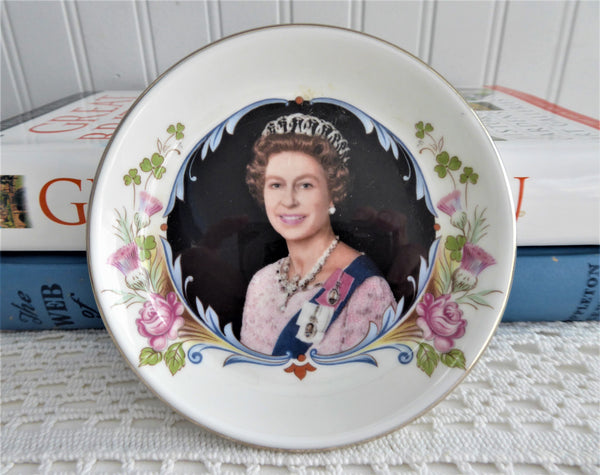 Online 1977 Queen Elizabeth Silver Jubilee Plates