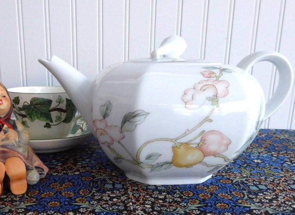 Teapot Fruit Garden Villeroy And Boch Large Bavarian Porcelain 1980s  Heinrich