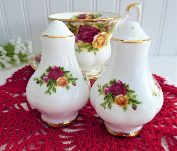 Royal Albert Old Country Roses Holiday Teapot Salt & high quality Pepper Shakers New In Box