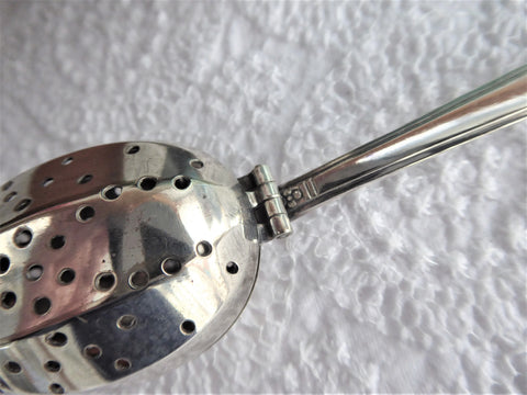 ANTIQUE TEA STRAINER SPOON SILVERPLATE WILLIAMS A1 ESTATE VTG VINTAGE  CLASSIC A