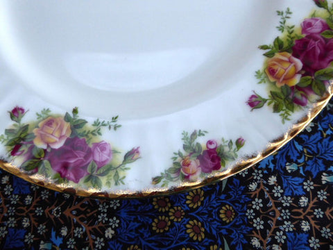 Pair Royal Albert Old Country Roses Dinner Plates Newer Plates Most Po –  Antiques And Teacups
