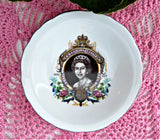 Royal Grafton Dish Queen Elizabeth II Silver Jubilee 1977 Souvenir Plate Teabag Caddy