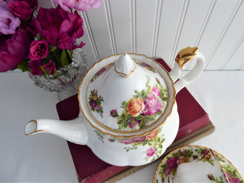 NWOT Royal Albert Old Country Roses ADORABLE Mini Teapot w/ Tea Luncheon  Lid WOW