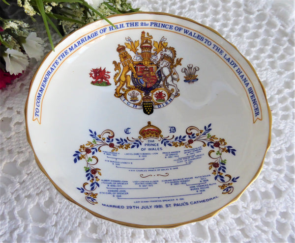 Aynsley Comport Charles Diana Royal Wedding 1981 Coat Of Arms Genealog ...