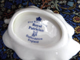 Royal Patrician Leaf Shape Tea Bag Caddy White Roses Violets England Bone China - Antiques And Teacups - 4